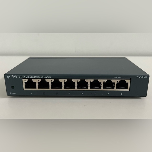 TP-Link (TL-SG108) 8-Port Gigabit Desktop Switch Unmanaged w/ Adapter Tested - Picture 3 of 5